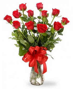  Kars çiçek online çiçek siparişi  12 adet kırmızı güllerden vazo tanzimi