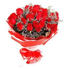  Kars çiçek siparişi sitesi  12 adet kırmızı güllerden görsel buket