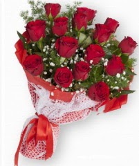 11 adet kırmızı gül buketi  Kars çiçek gönderme 